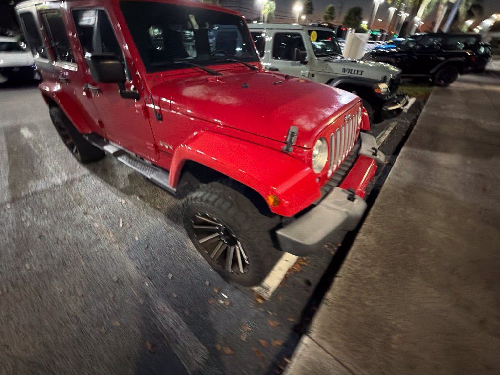 Used 2017 Jeep Wrangler Unlimited Sahara w/ Connectivity Group AWD/4WD image 39