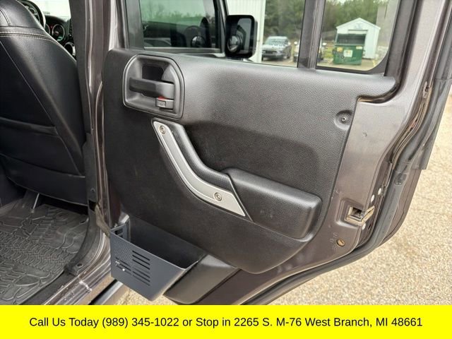 Used 2014 Jeep Wrangler Unlimited Rubicon w/ Max Tow Package AWD/4WD image 37