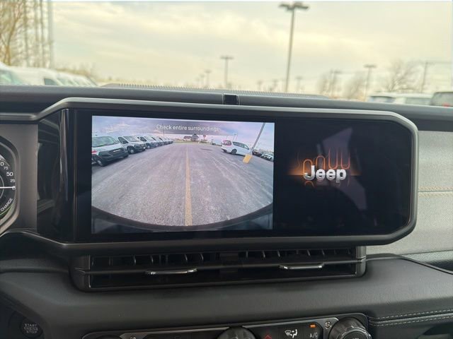 Used 2025 Jeep Wrangler Unlimited Sahara w/ Safety Group image 12