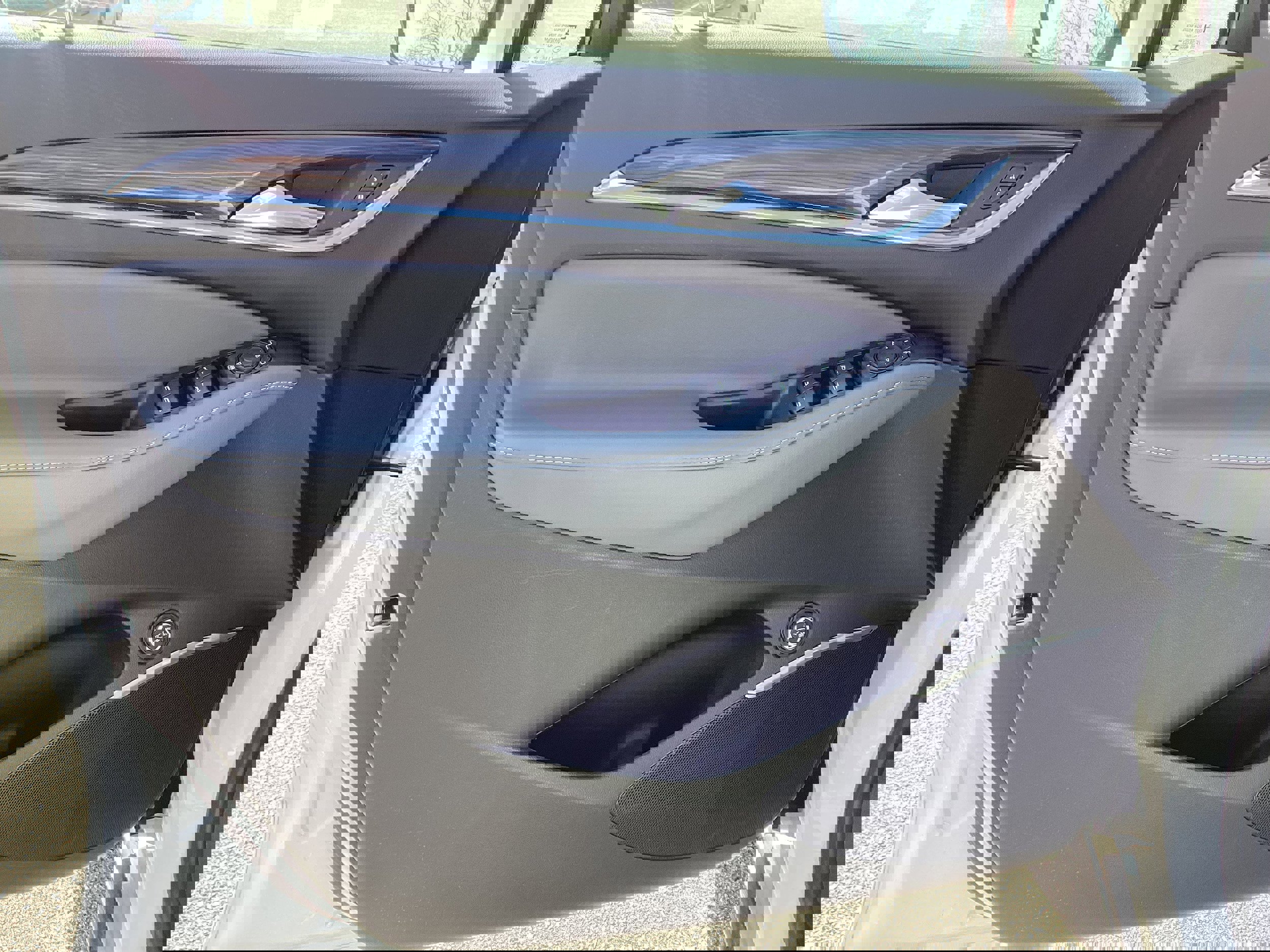 Used 2021 Buick Enclave Essence FWD image 17