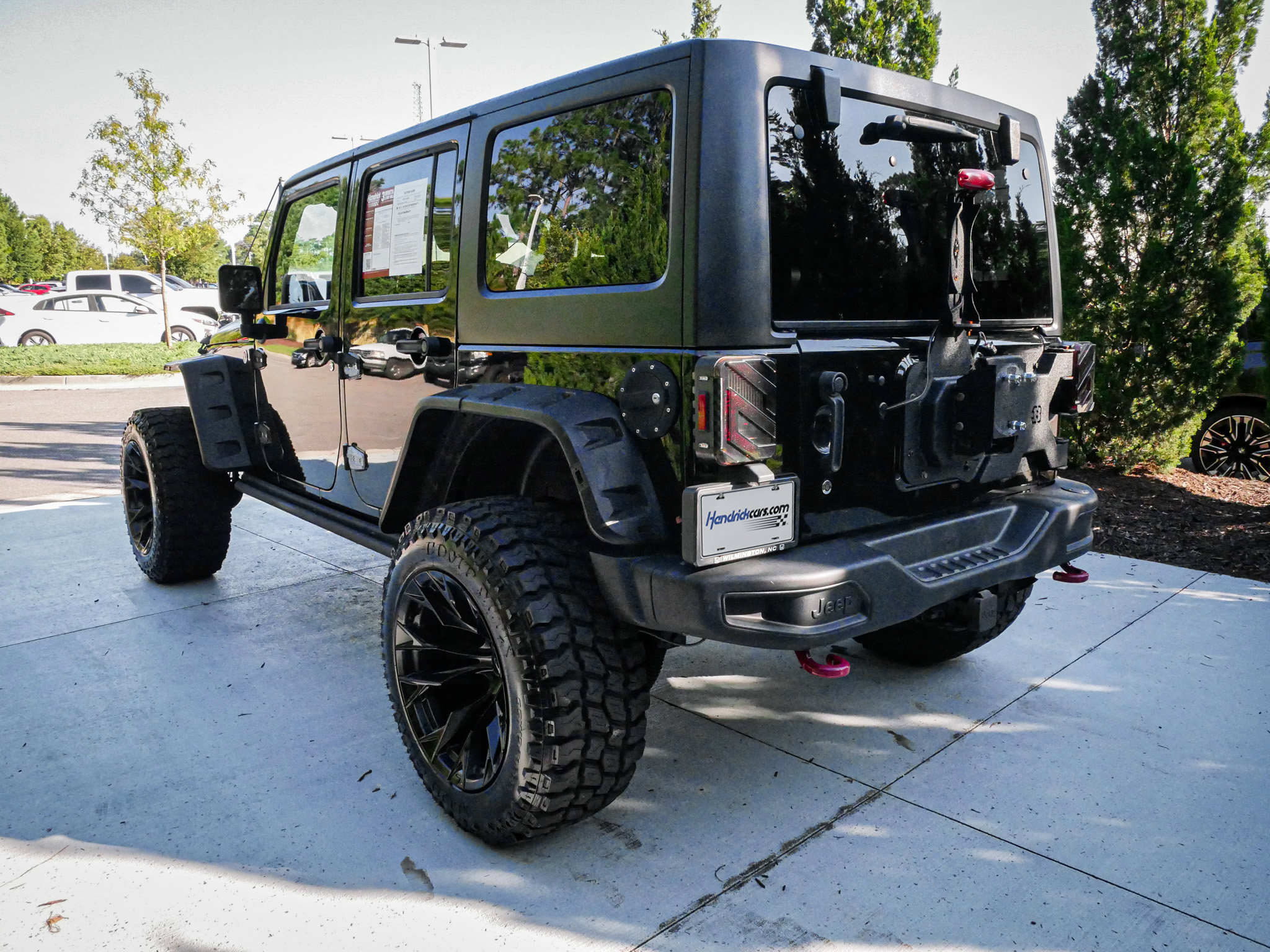 Used 2015 Jeep Wrangler Unlimited Rubicon AWD/4WD image 8