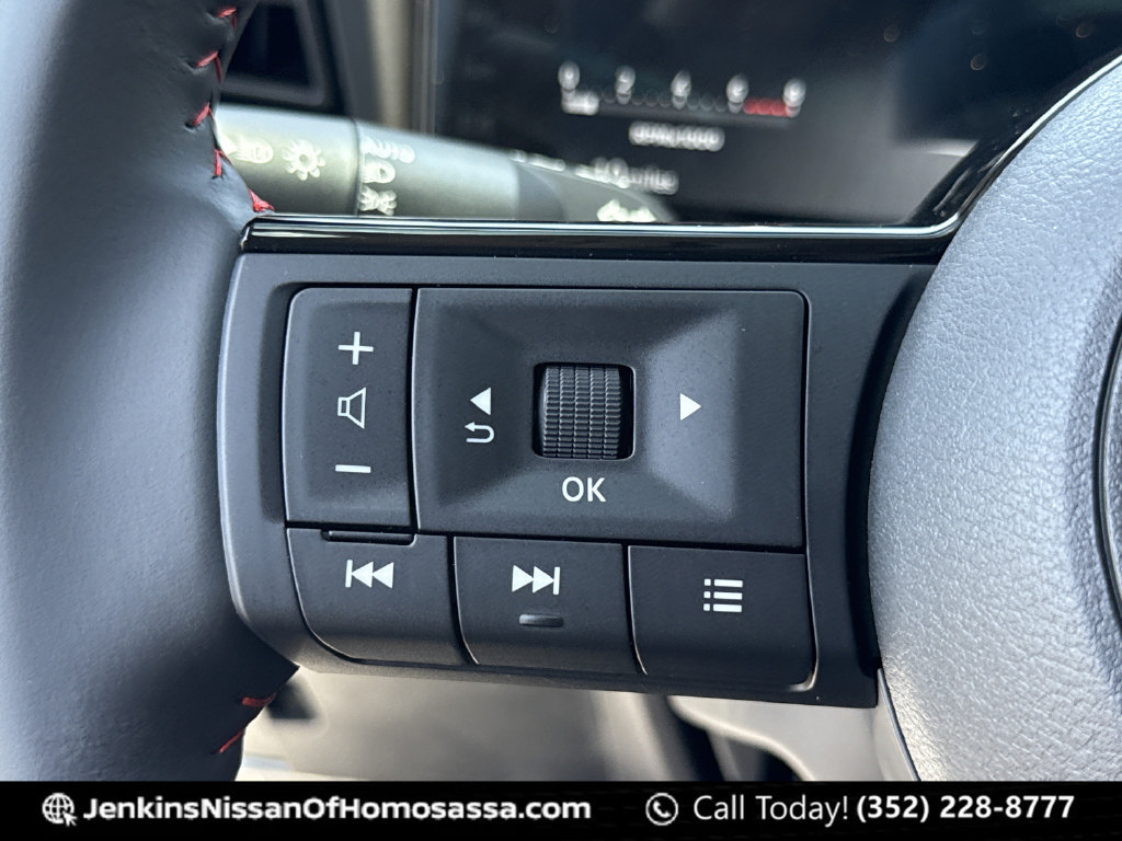 New 2026 Nissan Kicks SR FWD image 37