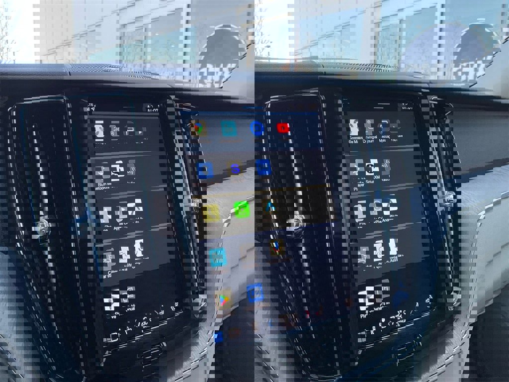 Certified 2023 Volvo XC60 B5 Plus w/ Protection Package Premier image 19