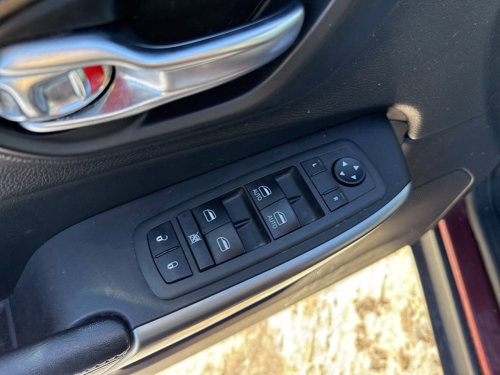 Used 2021 Jeep Cherokee Latitude Lux 80th Anniv w/ Quick Order Package 26U 80TH image 11