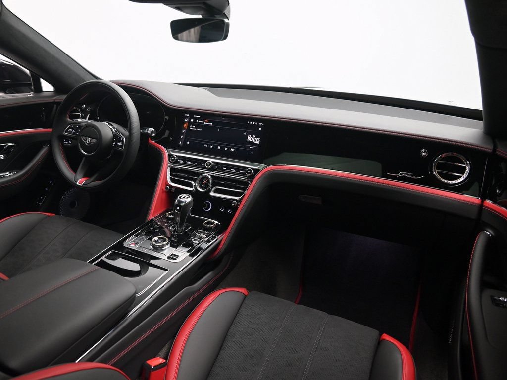 Used 2025 Bentley Flying Spur Plug-In Hybrid AWD/4WD image 11