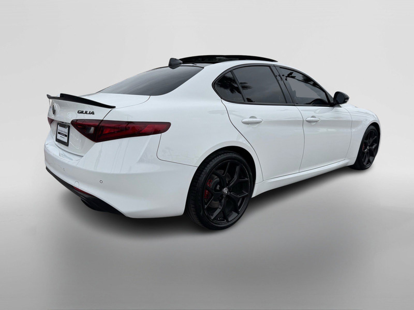 Used 2019 Alfa Romeo Giulia nero edizione w/ Nero Edizione image 5