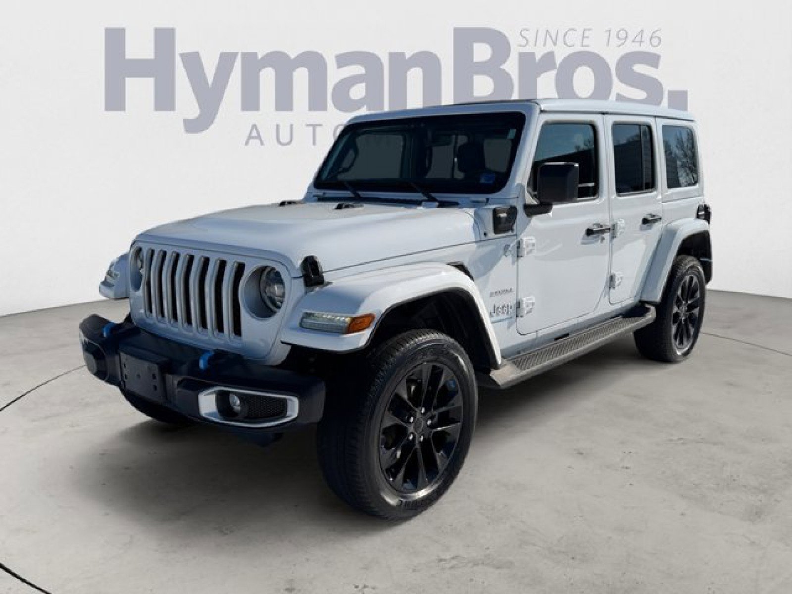 Used 2023 Jeep Wrangler Unlimited Sahara w/ Cold Weather Group image 7