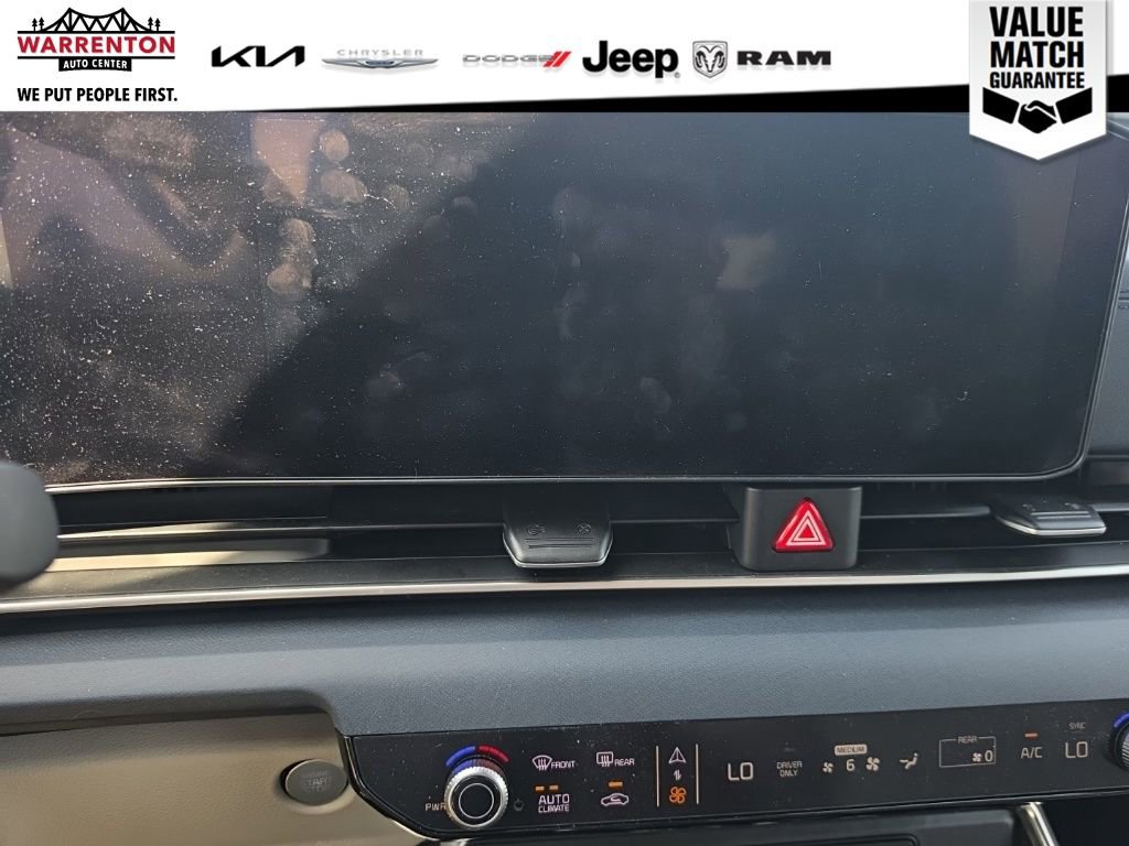 Certified 2025 Kia Carnival EX FWD image 14