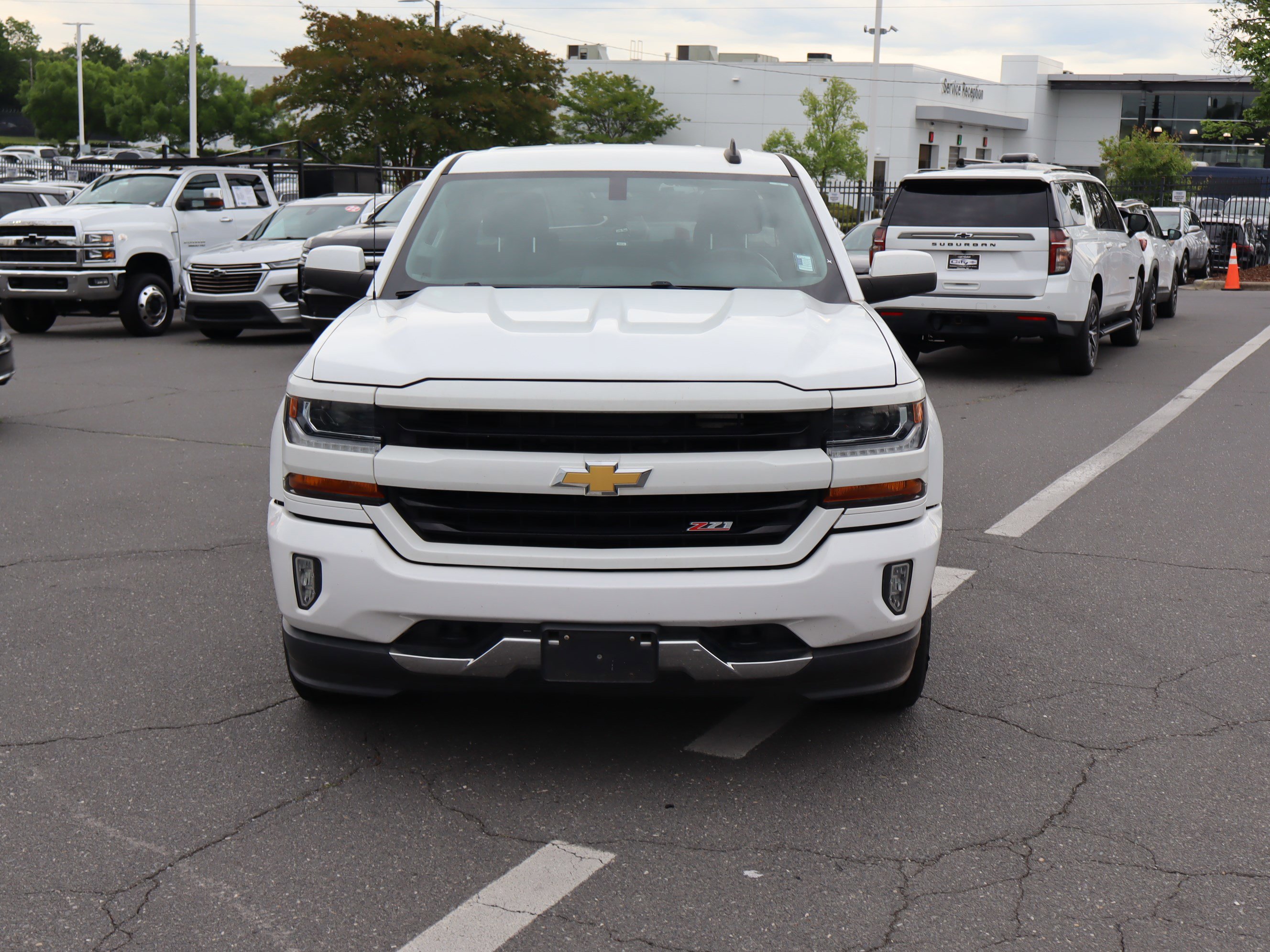 Used 2018 Chevrolet Silverado 1500 LT w/ All Star Edition AWD/4WD image 3