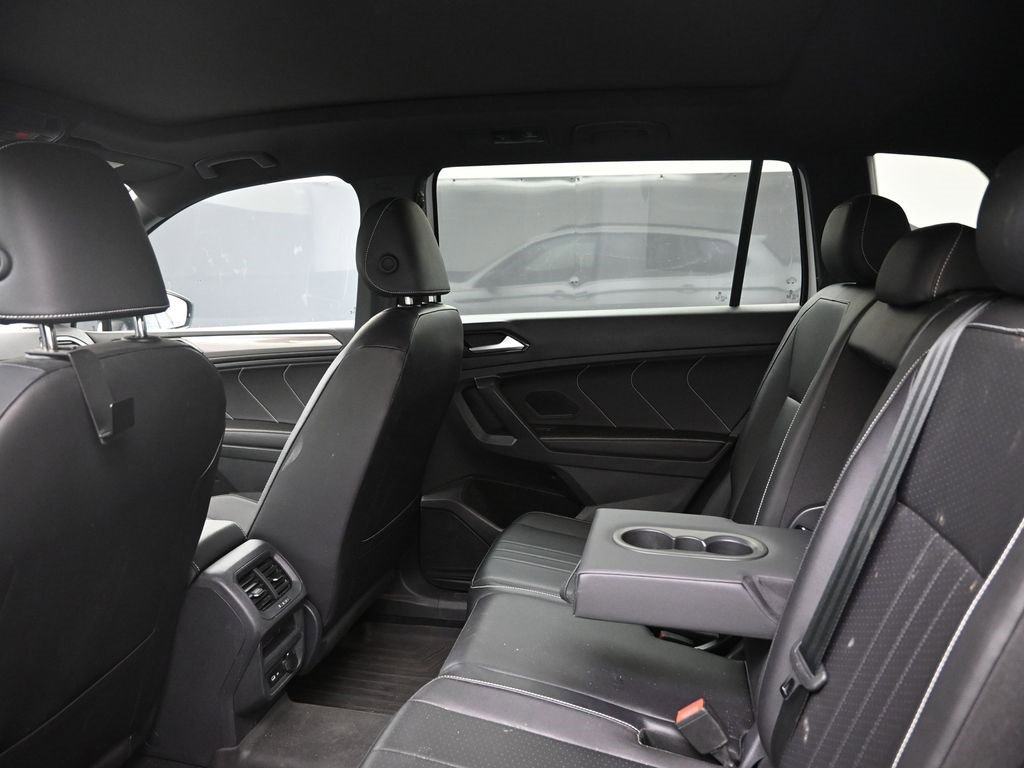 Used 2024 Volkswagen Tiguan SE R-Line image 18