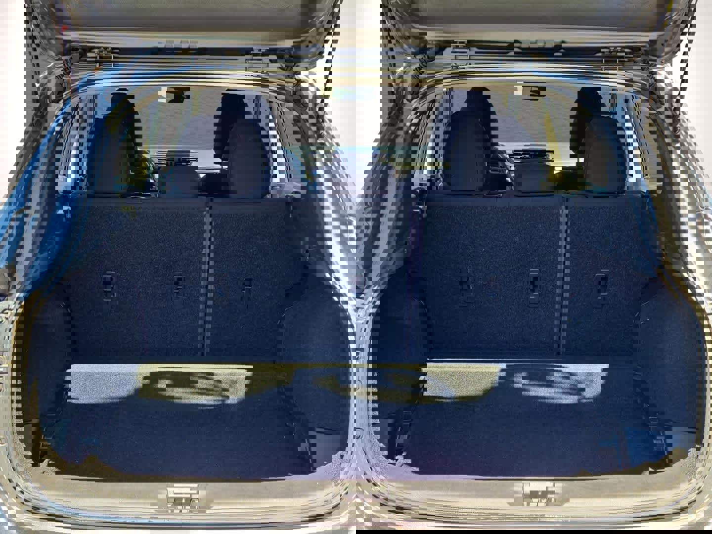 Used 2022 Nissan Rogue Sport S image 12