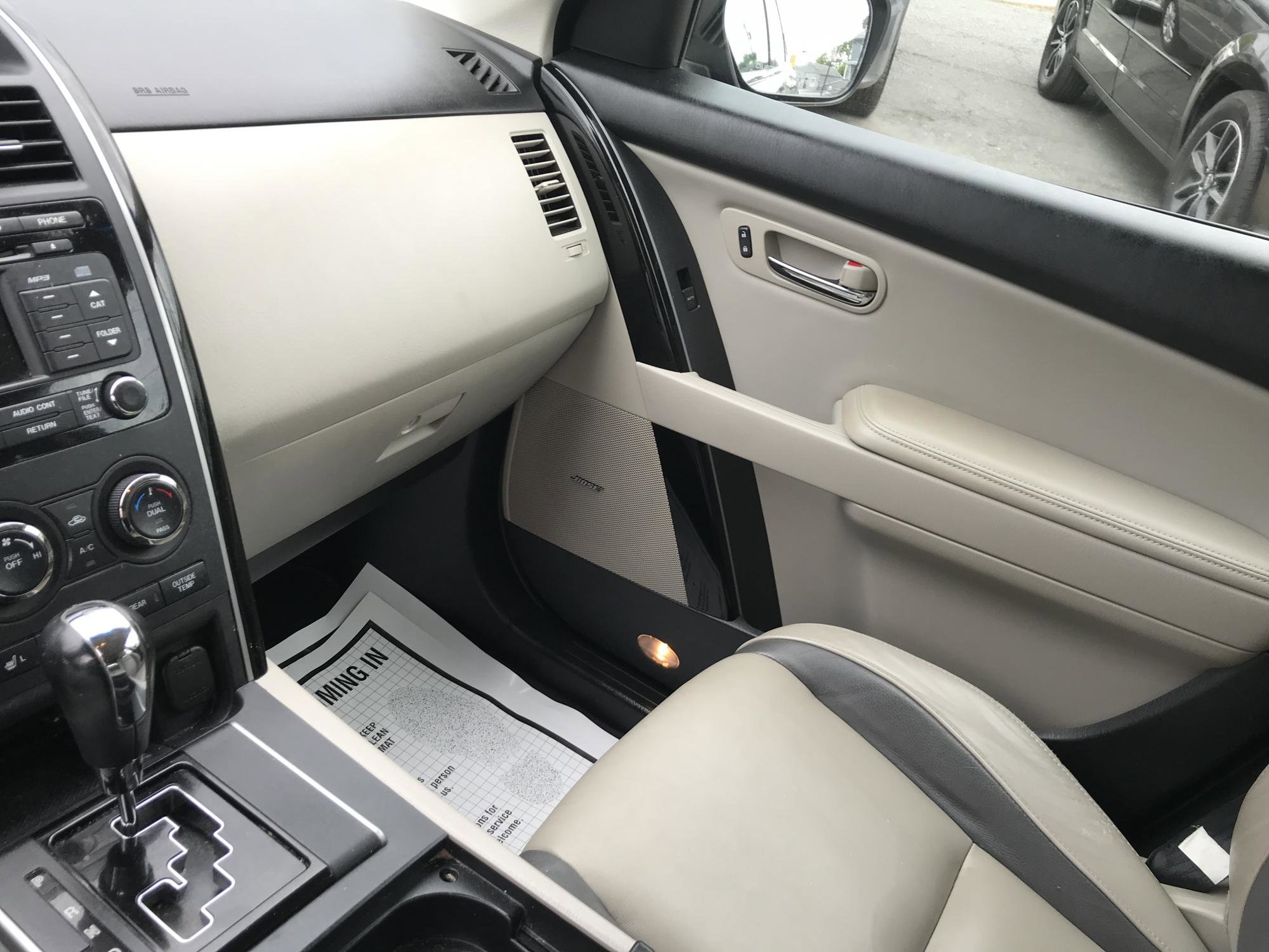 Used 2012 MAZDA CX-9 Touring w/ Moonroof & Bose Audio Pkg AWD/4WD image 17