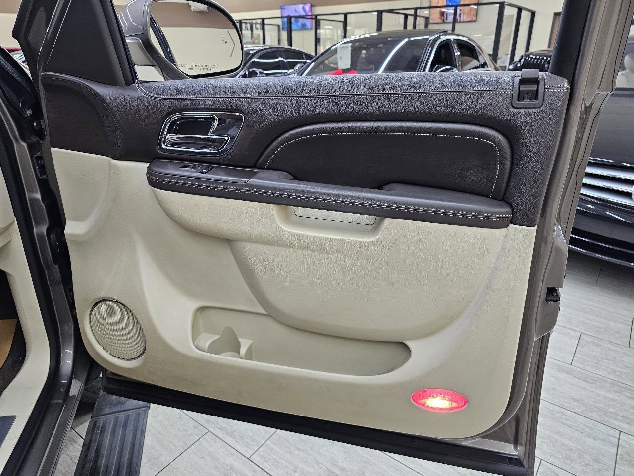 Used 2014 Cadillac Escalade Platinum AWD/4WD image 40