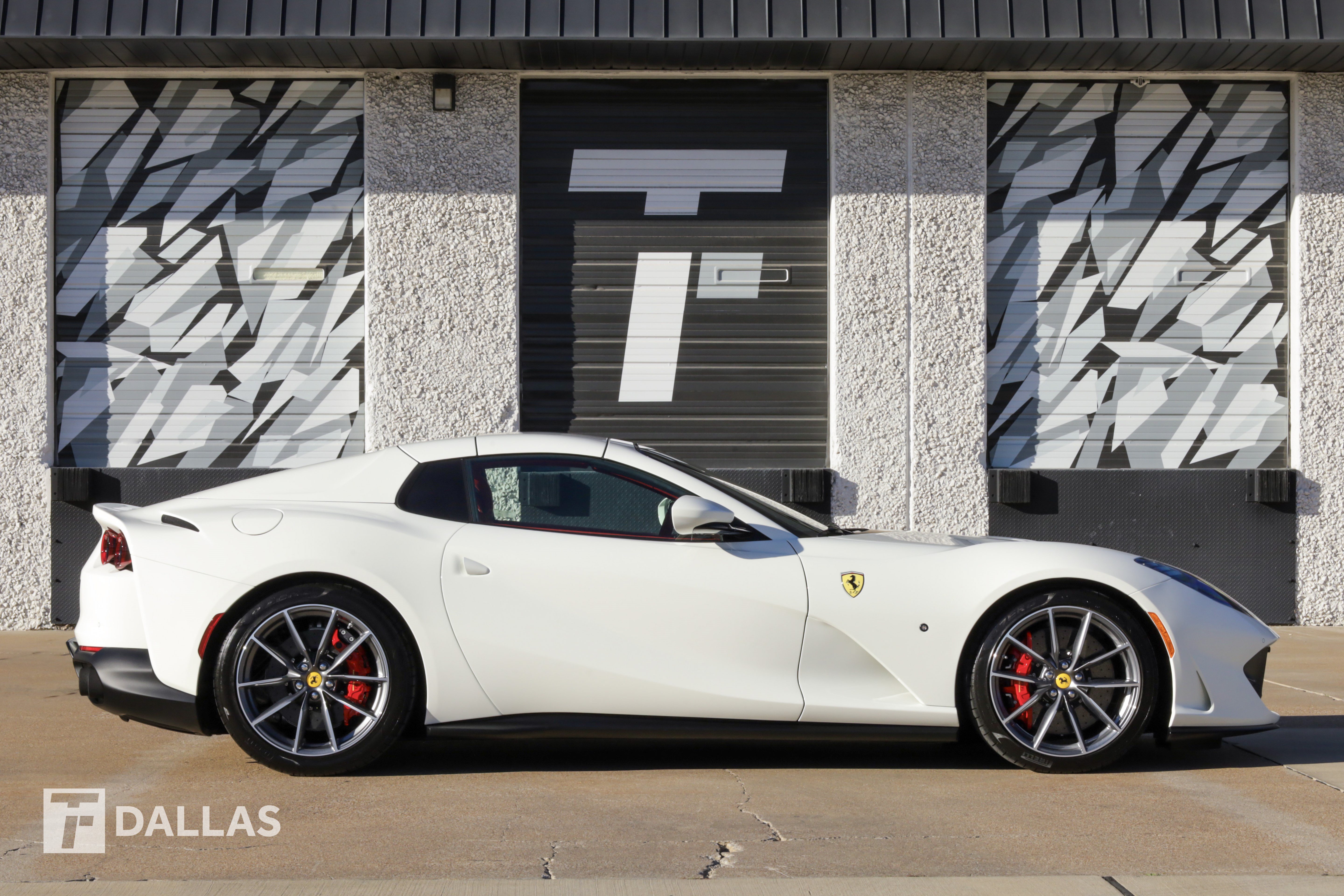 Used 2022 Ferrari 812 GTS RWD image 17