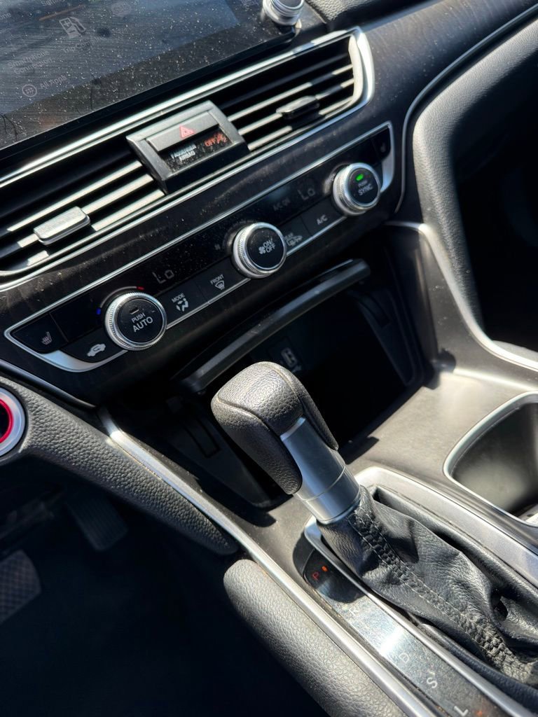 Used 2018 Honda Accord EX image 17