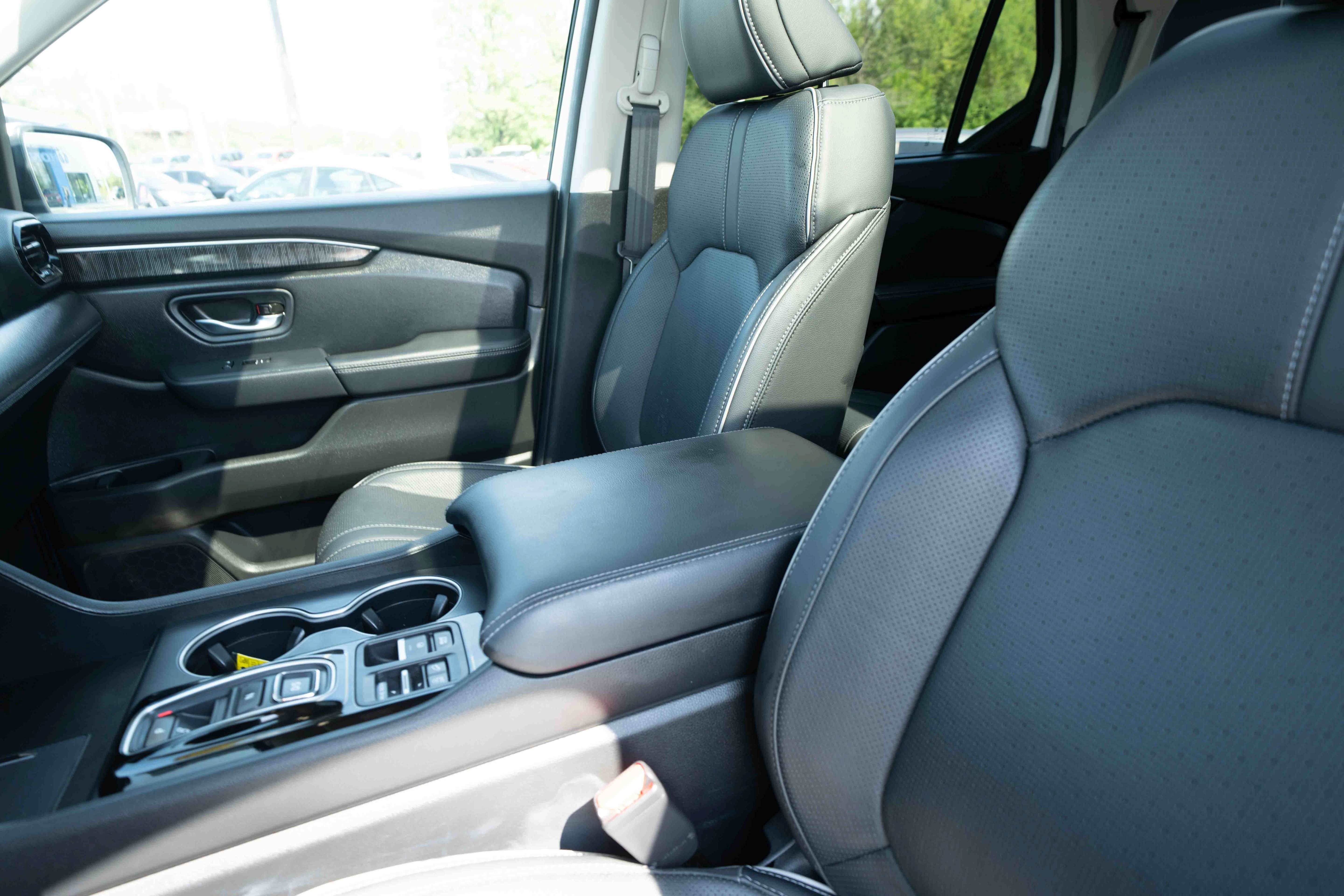 Certified 2025 Honda Pilot Elite image 10