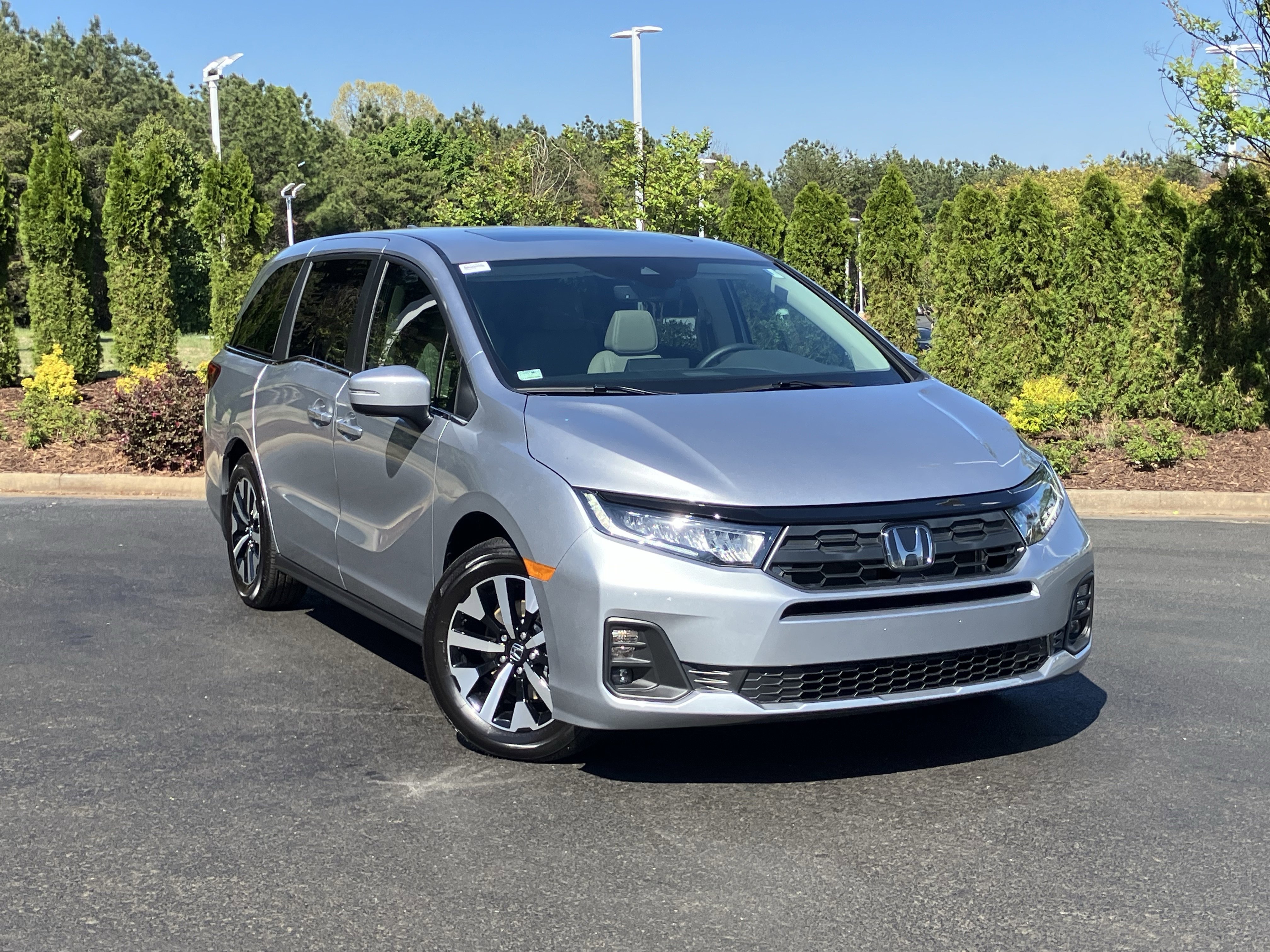 Certified 2026 Honda Odyssey EX-L image 2