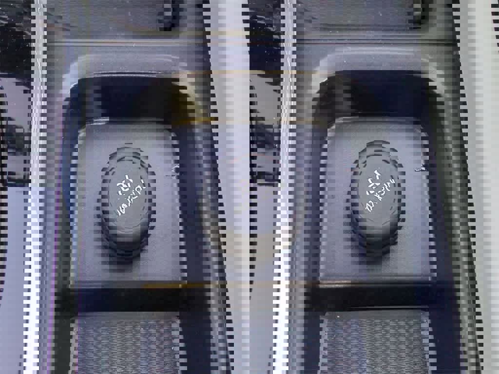 Used 2025 Volvo XC60 T8 Core w/ Protection Package Premier image 30