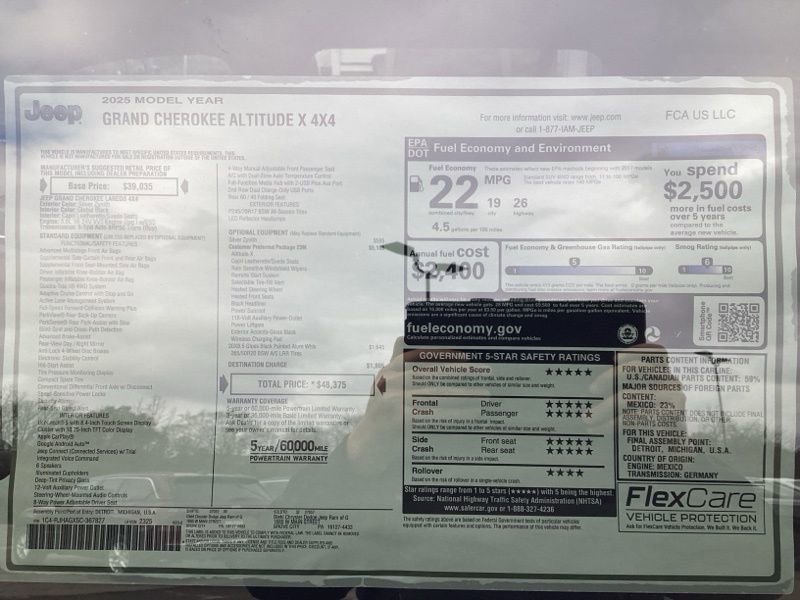 New 2025 Jeep Grand Cherokee Altitude AWD/4WD image 11