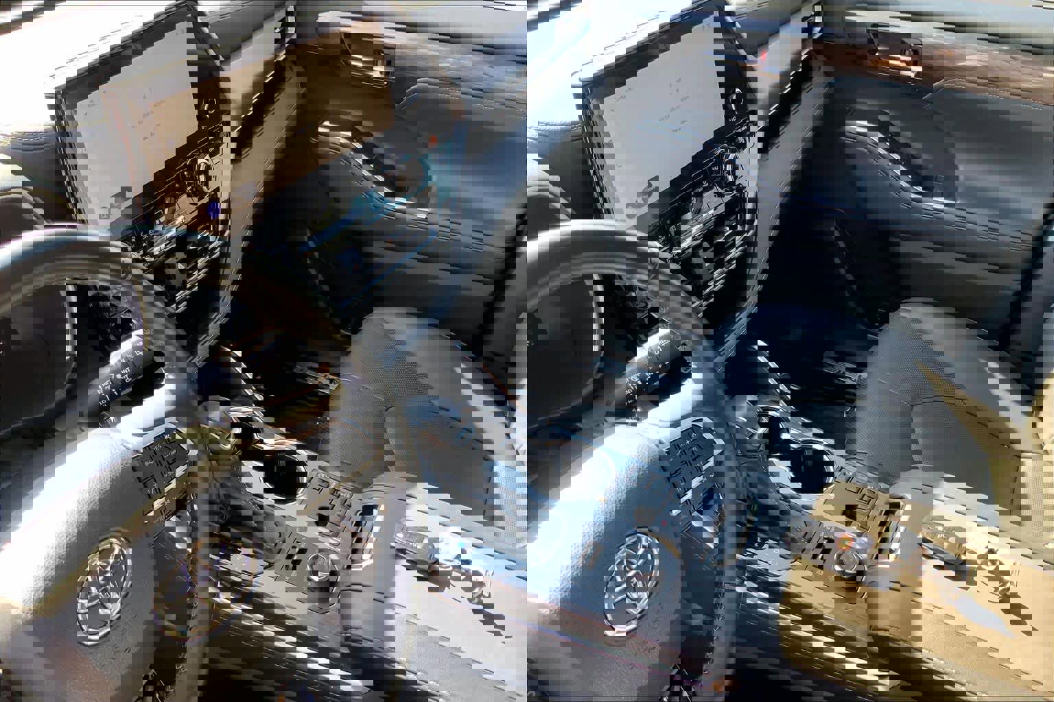 Used 2023 Toyota Highlander Limited image 16