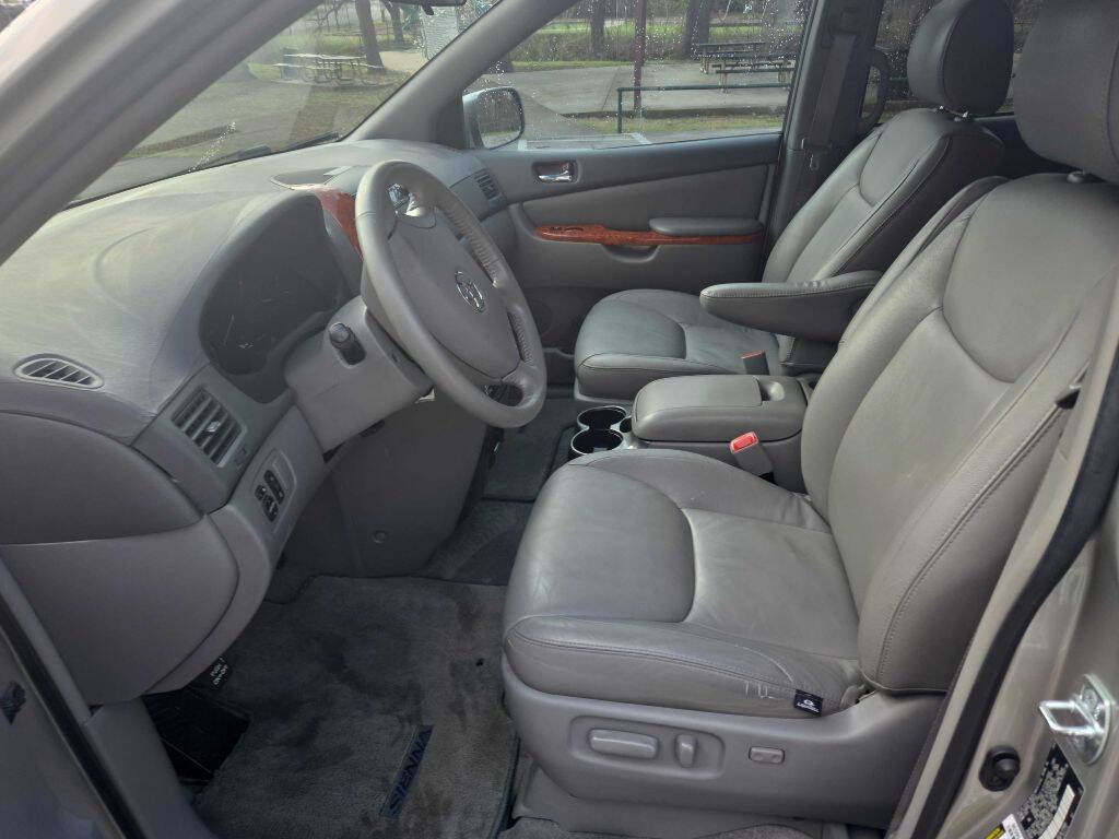 Used 2007 Toyota Sienna XLE image 18