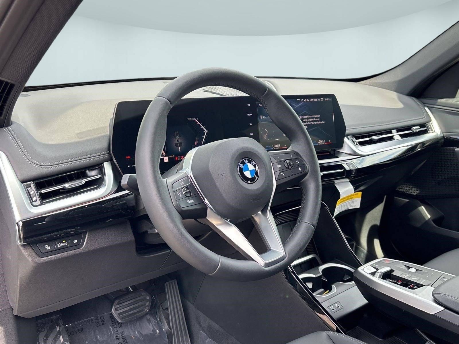 Certified 2025 BMW X1 xDrive28i w/ Convenience Package AWD/4WD image 4