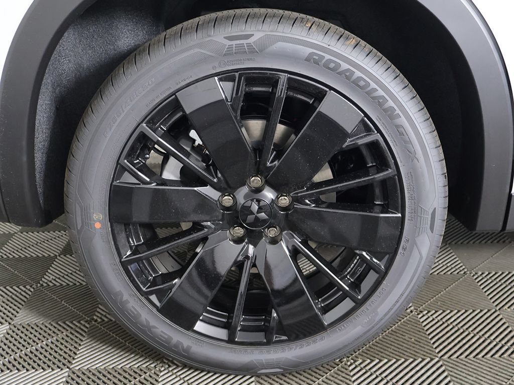 New 2026 Mitsubishi Outlander LE AWD/4WD image 20