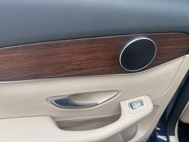 Used 2021 Mercedes-Benz GLC 300 4MATIC image 29