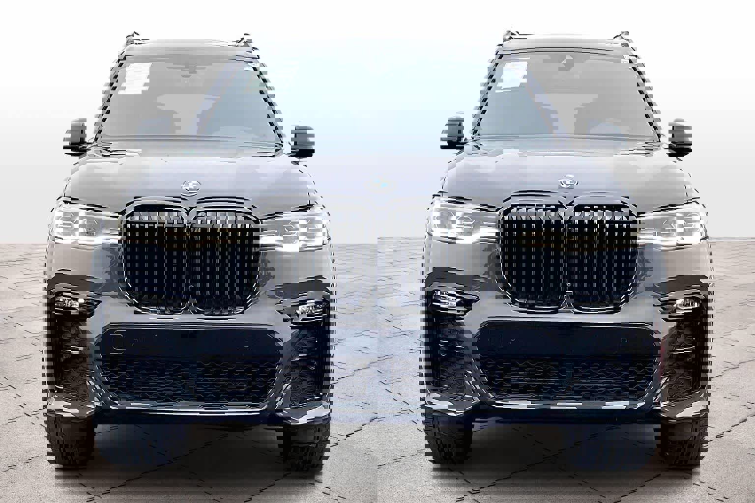 Used 2022 BMW X7 xDrive40i w/ M Sport Package image 3