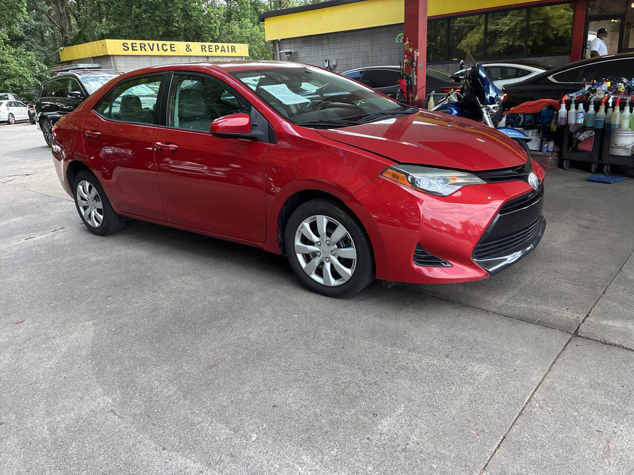 Used 2017 Toyota Corolla LE FWD image 5