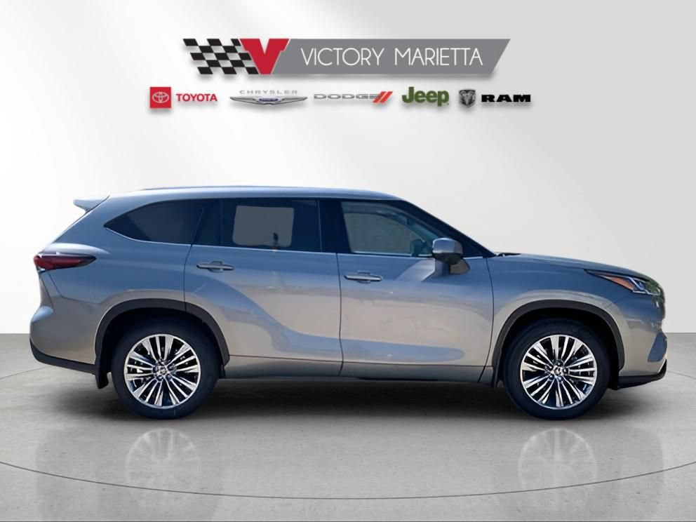 New 2025 Toyota Highlander Platinum AWD/4WD image 5