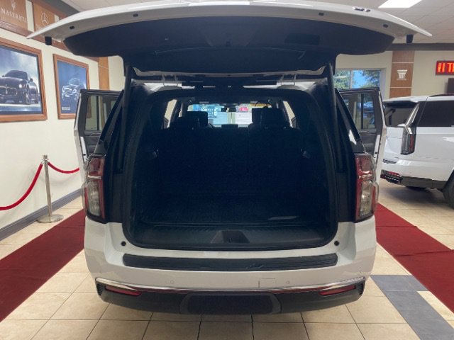 Used 2024 Chevrolet Suburban LT w/ Luxury Package AWD/4WD image 10