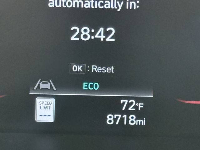 Used 2025 Hyundai Elantra Hybrid FWD image 15