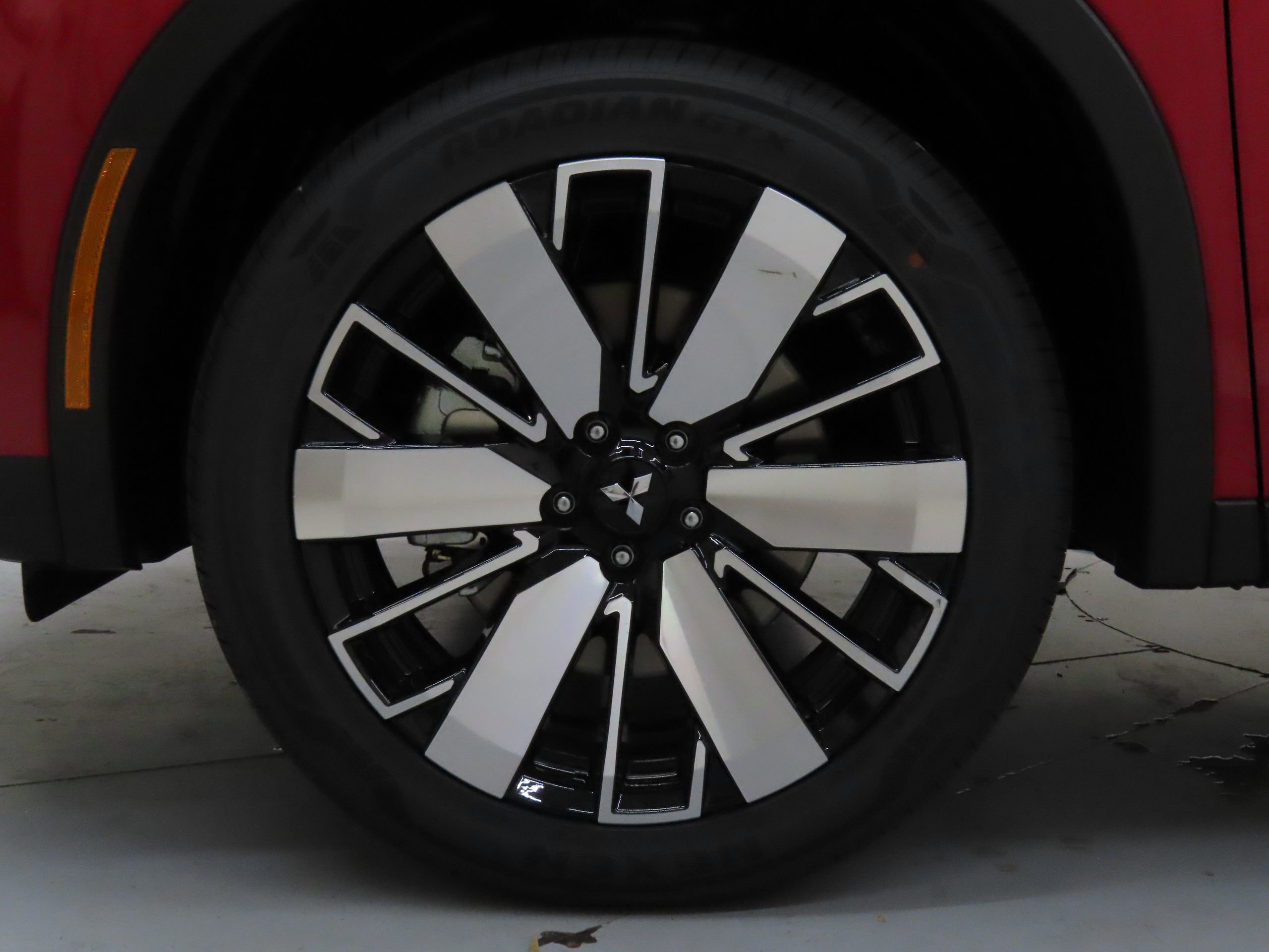 New 2025 Mitsubishi Outlander SE image 27