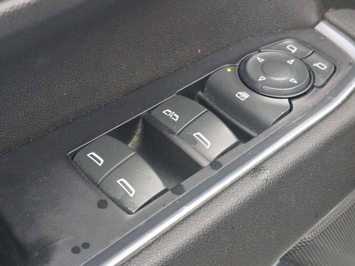 Used 2024 Chevrolet Silverado 3500 LT image 15