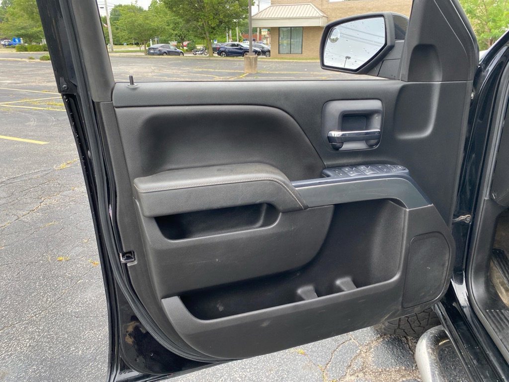 Used 2018 Chevrolet Silverado 1500 LT w/ All Star Edition image 10