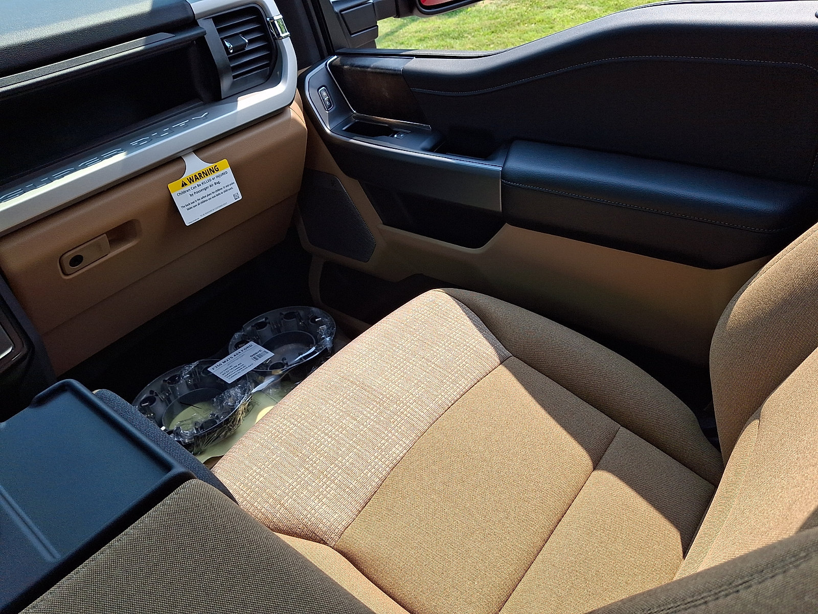 New 2026 Ford F250 XLT w/ XLT Premium Package AWD/4WD image 9