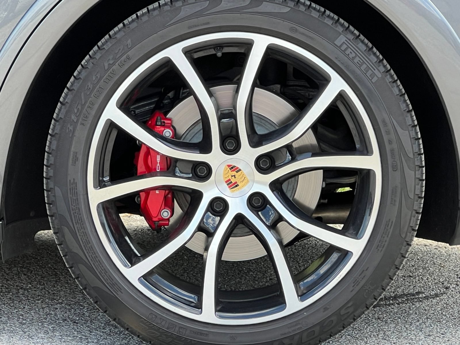 Certified 2023 Porsche Cayenne GTS AWD/4WD image 14
