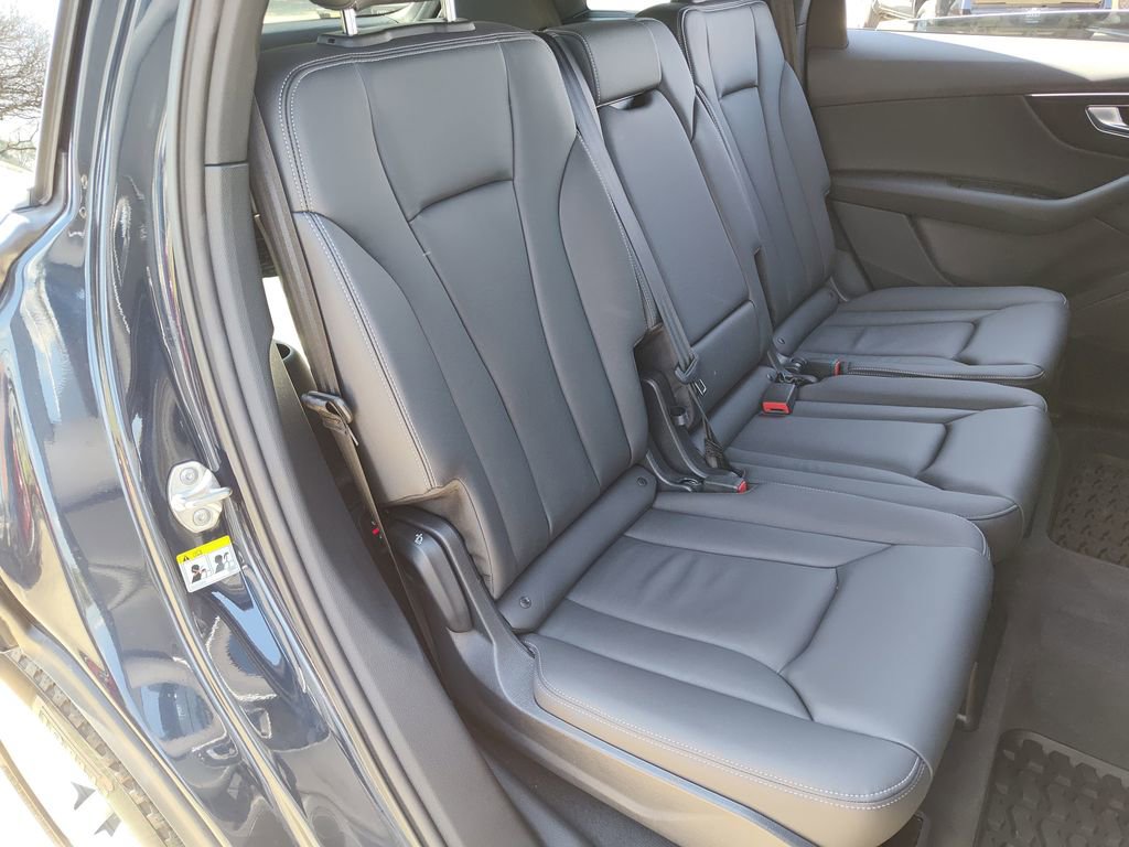 Certified 2025 Audi Q7 2.0T Premium w/ Convenience Package AWD/4WD image 35