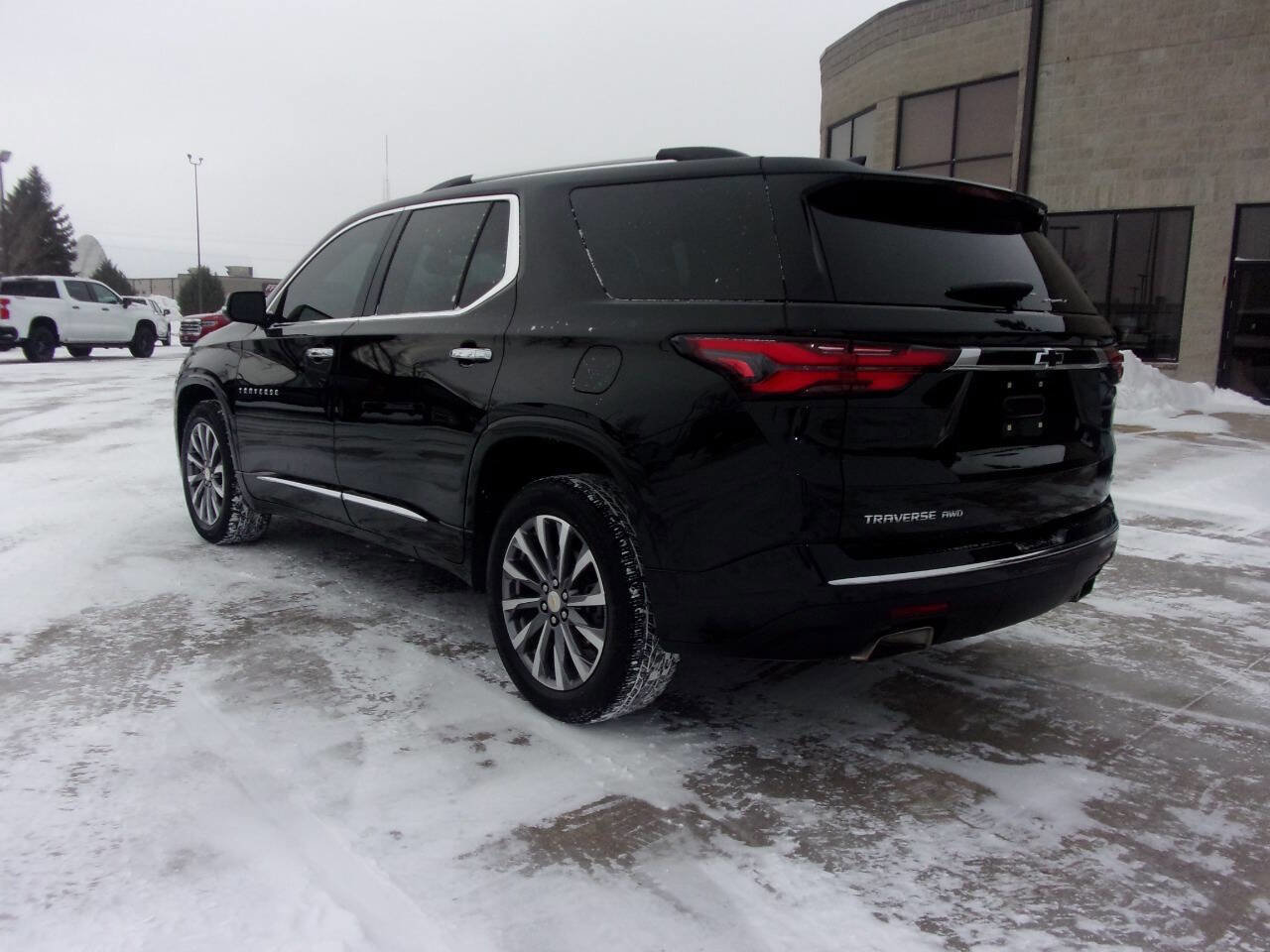 Used 2023 Chevrolet Traverse Premier image 8
