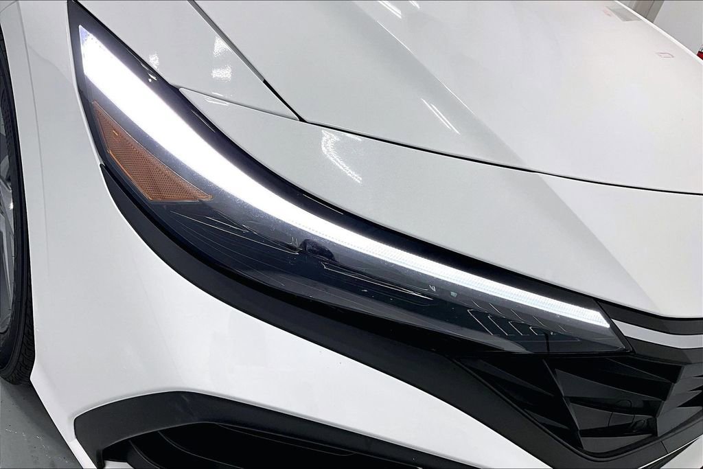 Used 2026 Hyundai Elantra Blue image 36