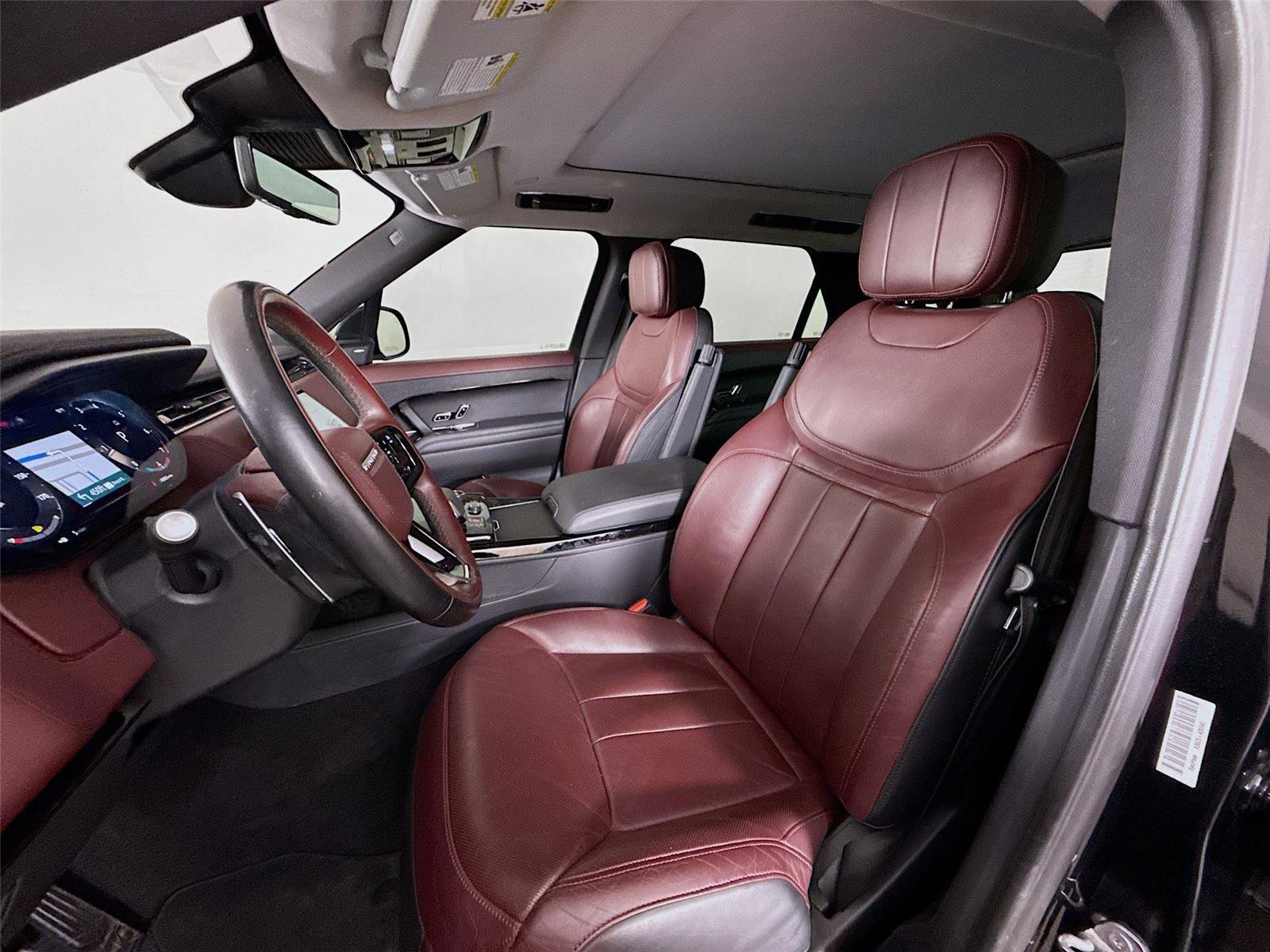 Used 2023 Land Rover Range Rover Sport SE Dynamic image 2