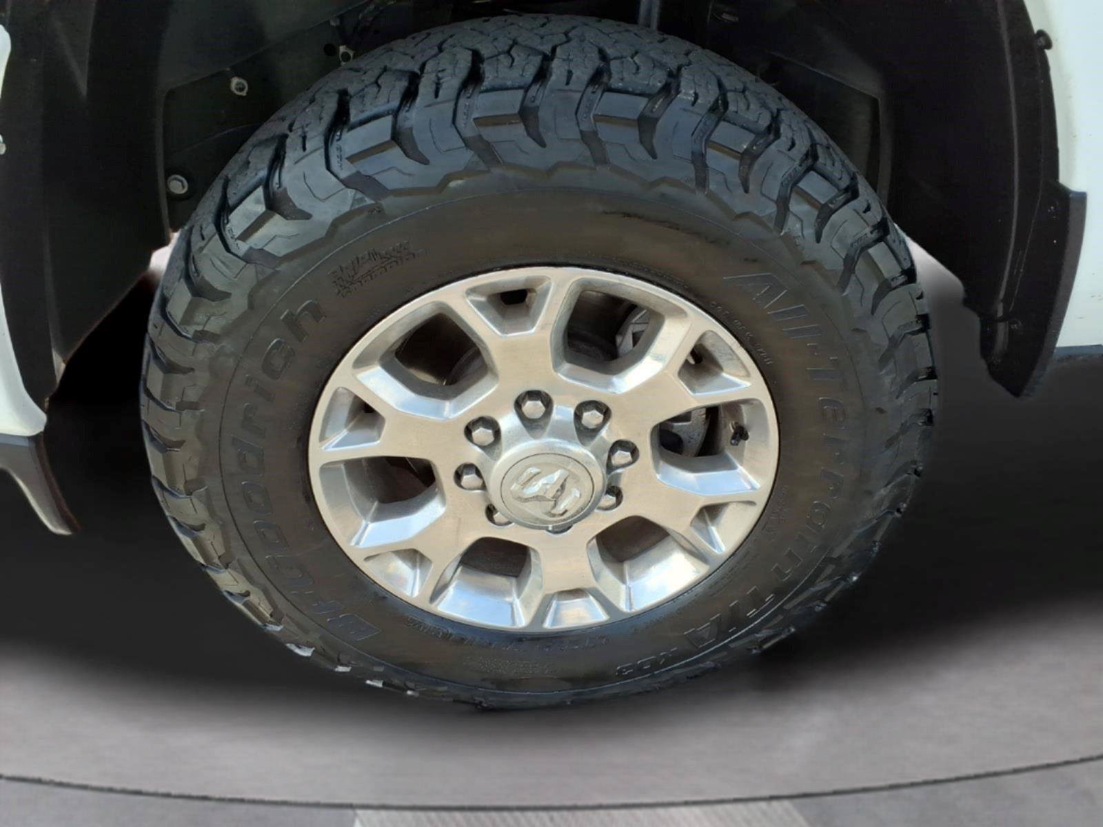 Used 2024 RAM 2500 Laramie AWD/4WD image 9
