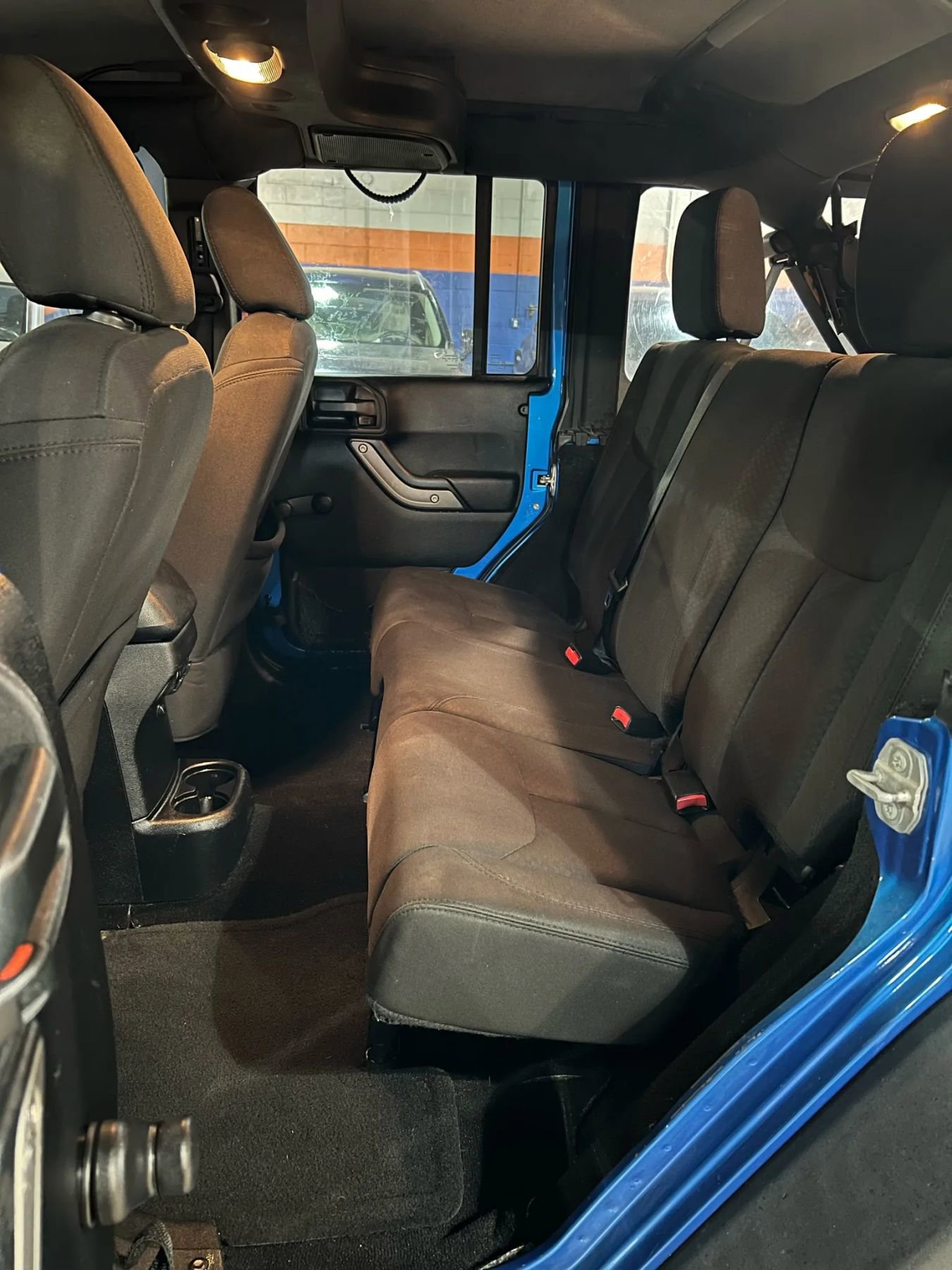 Used 2015 Jeep Wrangler Unlimited Sport w/ Connectivity Group image 13