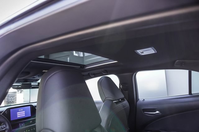 Certified 2025 Lexus UX 300h FWD w/ Accessory Package (Z2) image 20