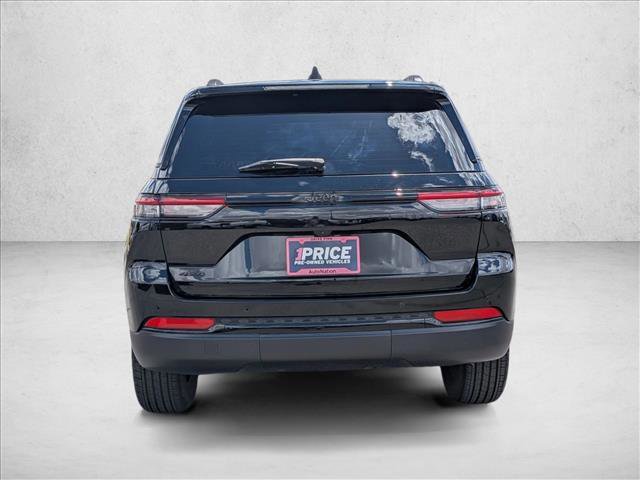Used 2024 Jeep Grand Cherokee Altitude AWD/4WD image 6