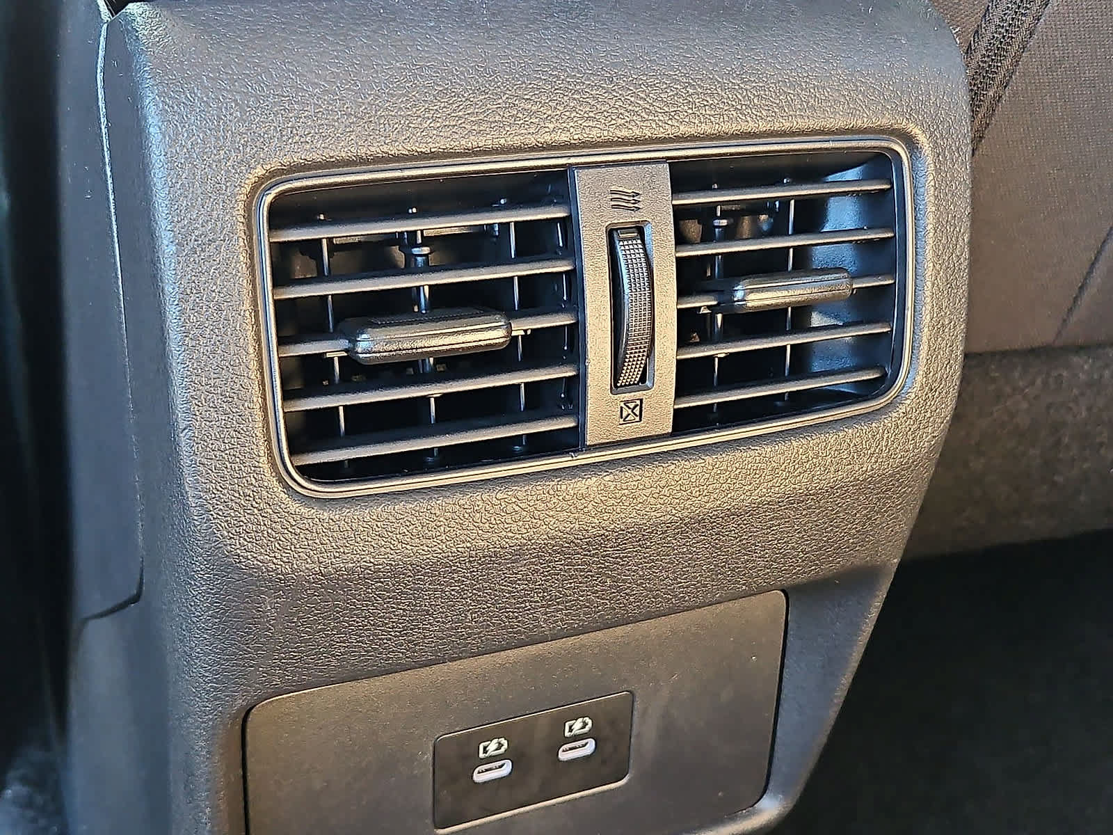 Used 2025 Nissan Rogue SV AWD/4WD image 26
