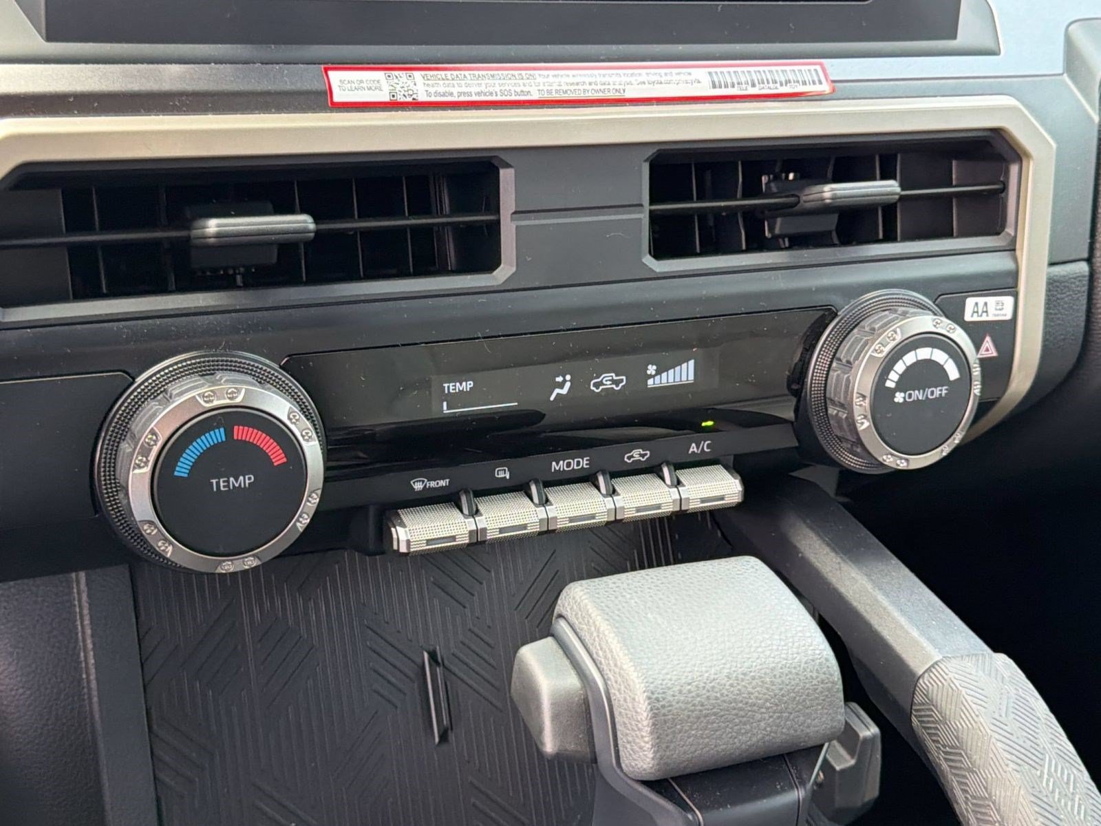 Used 2025 Toyota Tacoma SR5 AWD/4WD image 27