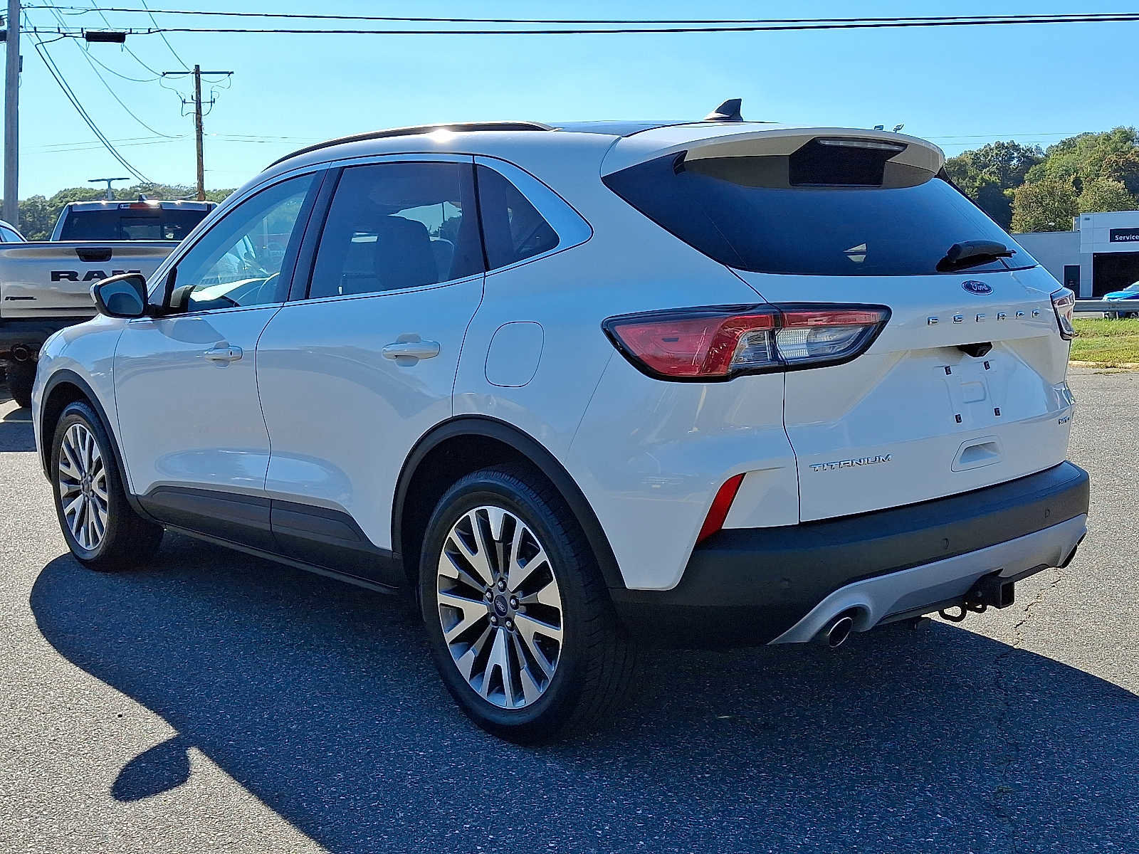 Used 2022 Ford Escape Titanium w/ Class II Trailer Tow Package image 4