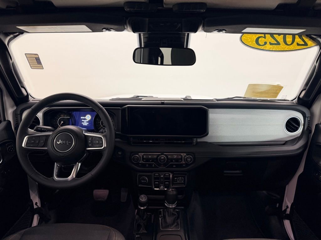 Used 2025 Jeep Wrangler Sahara AWD/4WD image 14